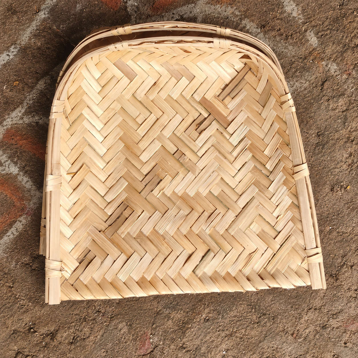 Medium Mara, product photograph